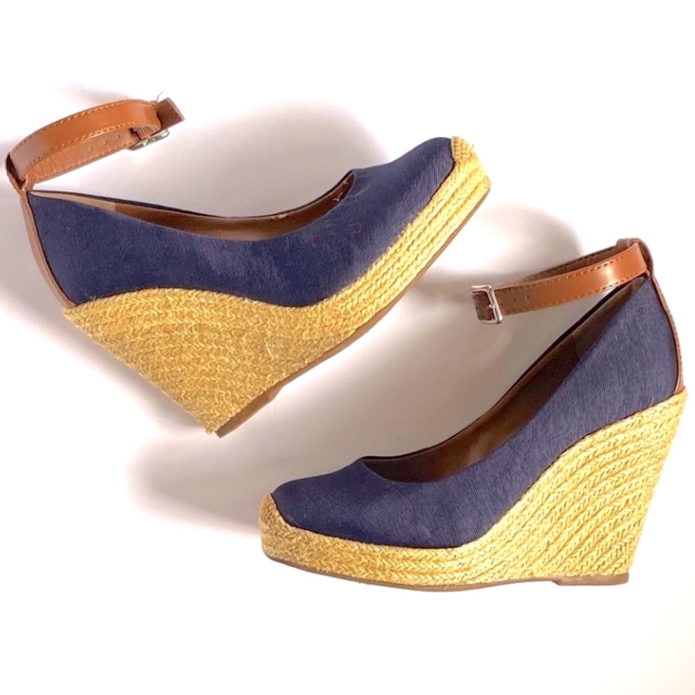 🖤BCBGeneration Canvas Wedges - Picture 4 of 11